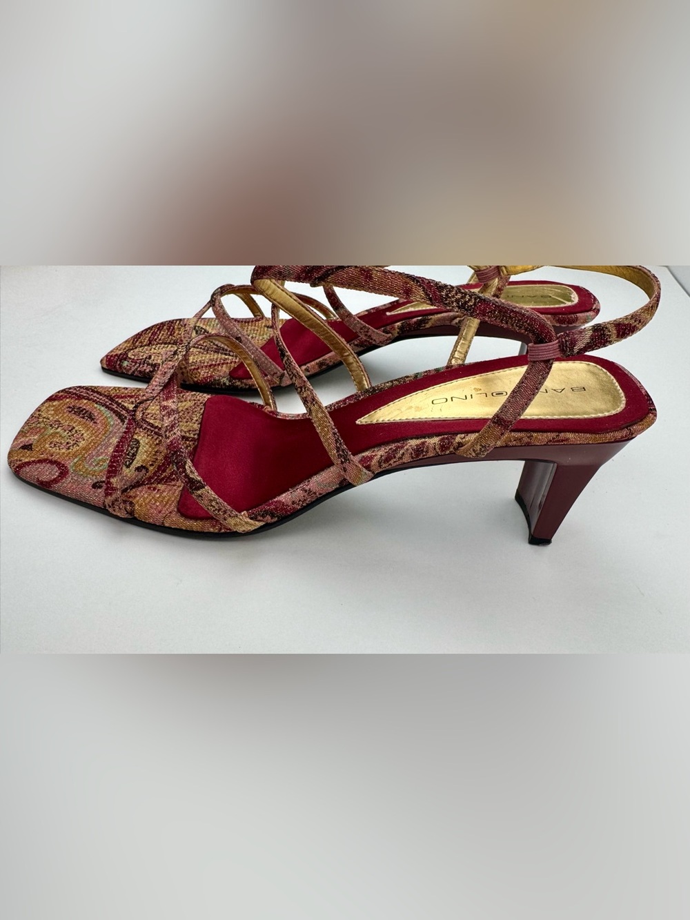Bandolino brocade fabric ‘Dobex’ sling back heels. Size 8.5 M - Picture 11 of 11